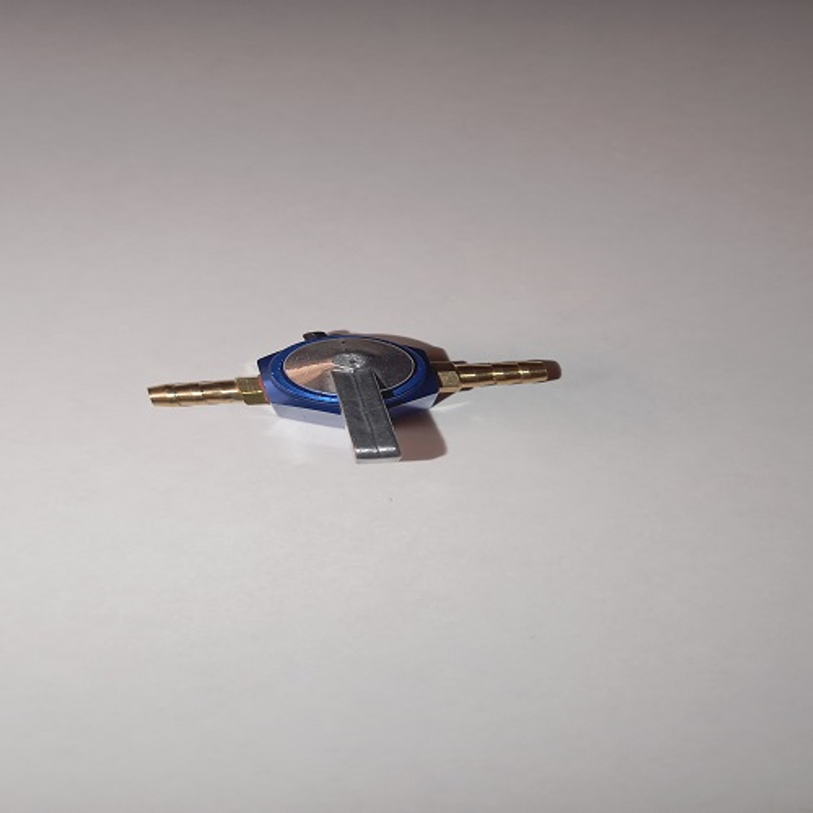 LLAVE DE PASO DE GASOLINA PARA MANGUERA DE 5 MILIMETROS INTERNOS 1