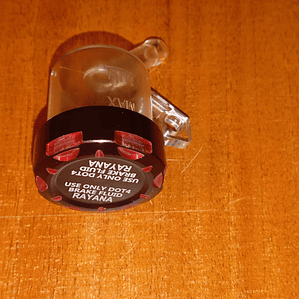 VASO PARA BOMBAS DE FRENO CON SOPORTE ALTO