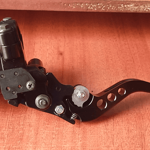 Bomba de freno delantero clásica