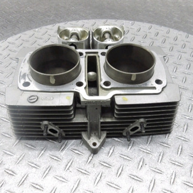 Carcasa De Cilindros De Suzuki Gs 500 7