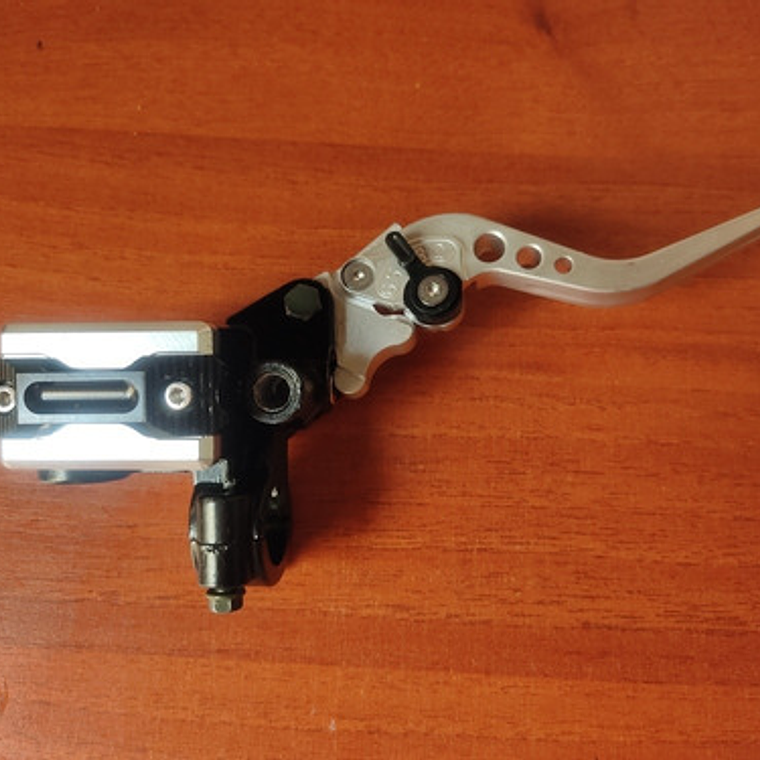 Bomba De Freno Derecha Banjo De 10mm Colores Negro Y Plata 2