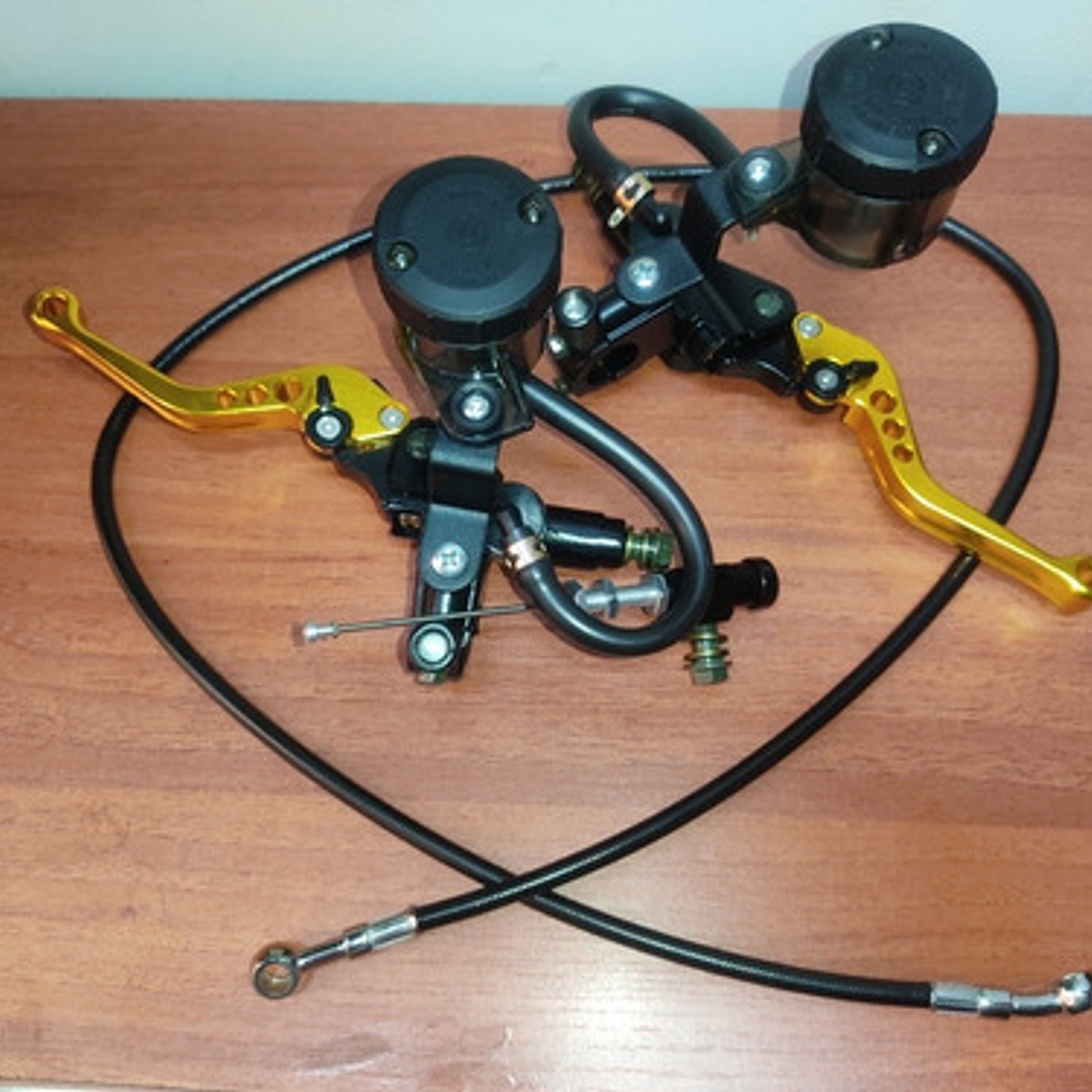 Clutch Y Freno Hidráulico Kit Universal  Dorado 2