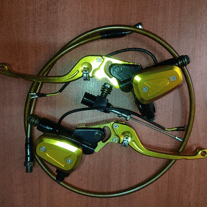 Clutch Y Freno Hidráulico Kit Universal  Dorado 2.0 De Lujo