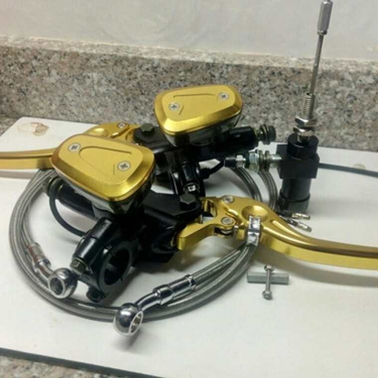 Clutch Y Freno Hidráulico Kit Universal  Dorado 2.0 De Lujo 6