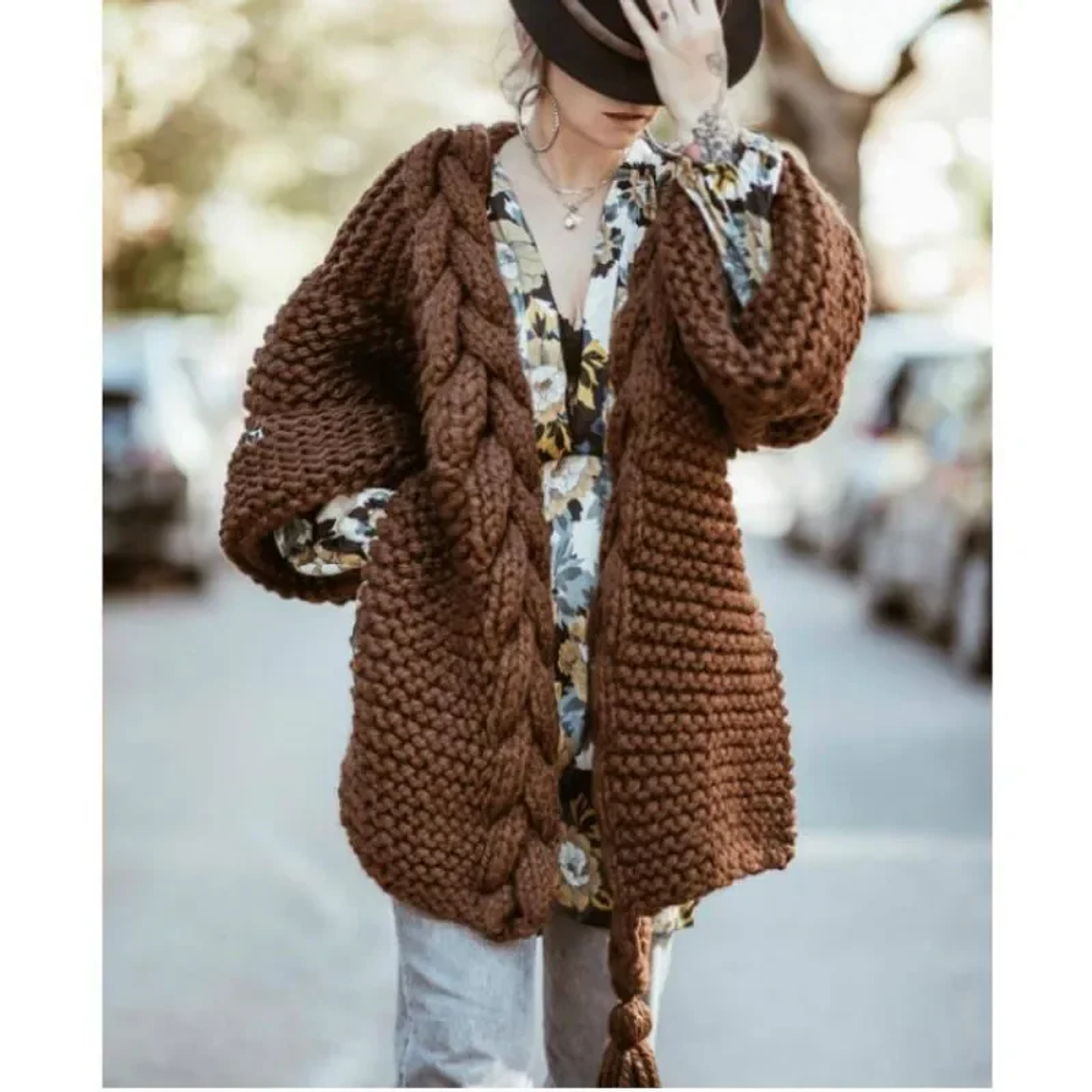 Suéter tejido a mano con borlas, abrigo de ganchillo, cárdigan grueso, manga larga de linterna, Tops cortos, Otoño e Invierno 5