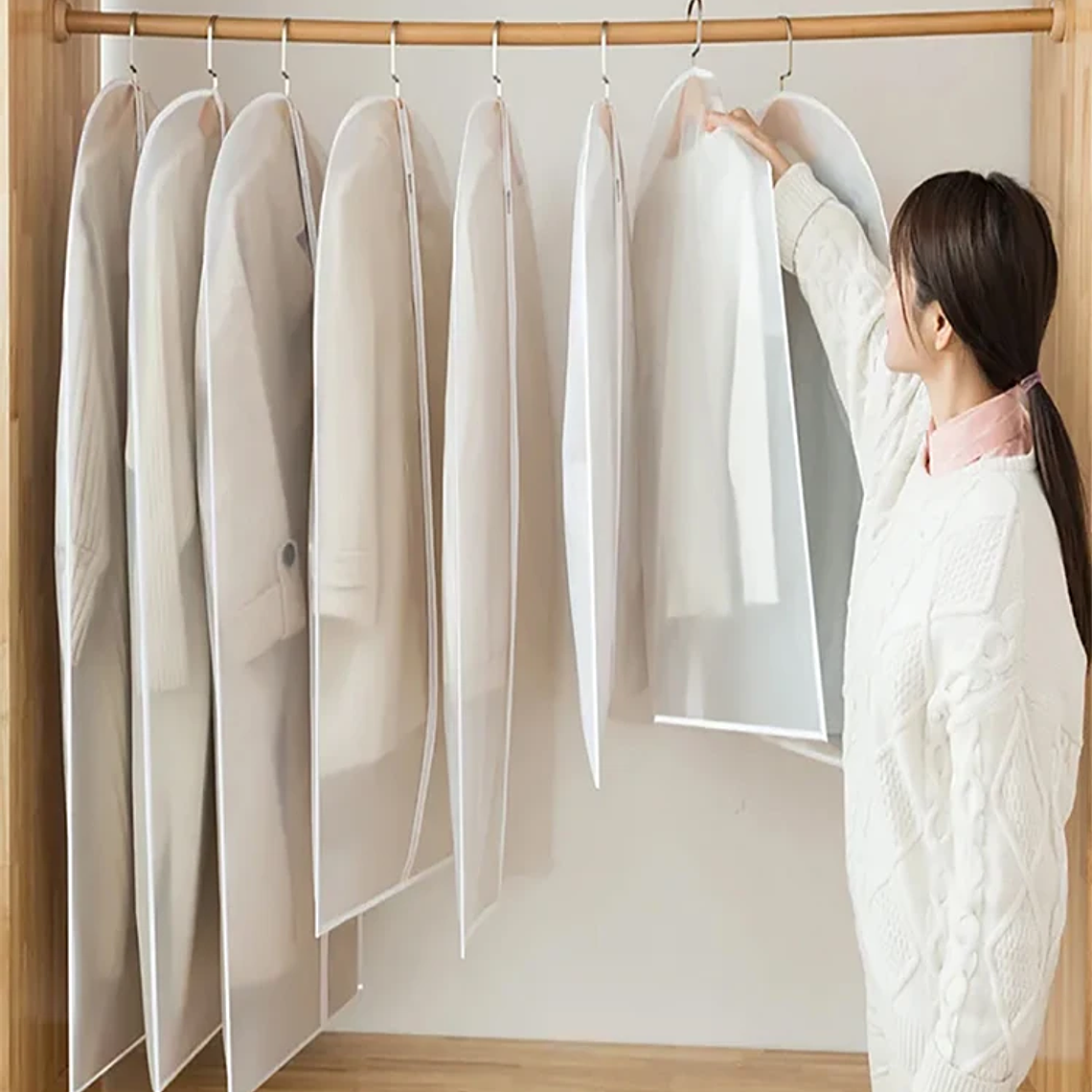 Funda antipolvo para colgar ropa, funda para vestido de novia, bolsa de almacenamiento para abrigo de traje, organizador de bolsas de ropa, organizador de ropa colgante para armario 11