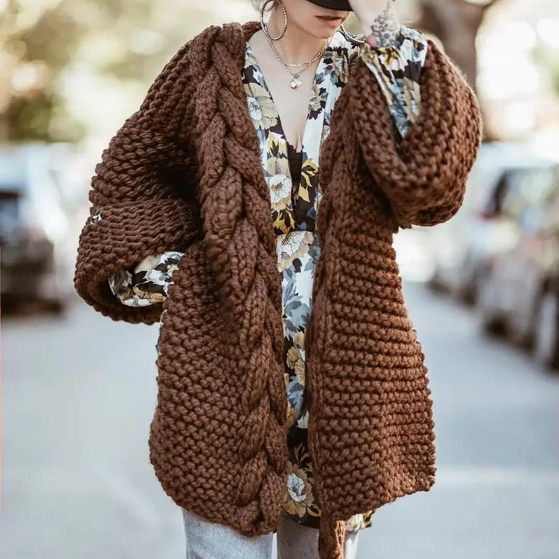 Suéter tejido a mano con borlas, abrigo de ganchillo, cárdigan grueso, manga larga de linterna, Tops cortos, Otoño e Invierno 11