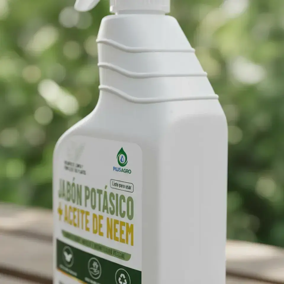 Jabón Potásico con Aceite de Neem 750 cc Plusagro 6