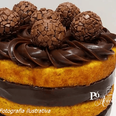 Bolo de cenoura e chocolate