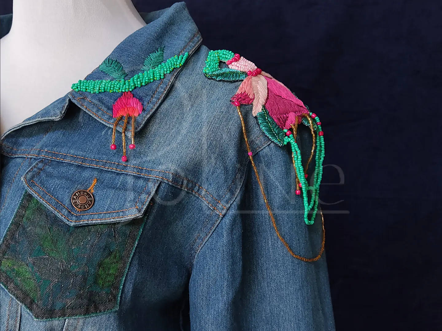 Chaqueta bordada a mano colibries 4