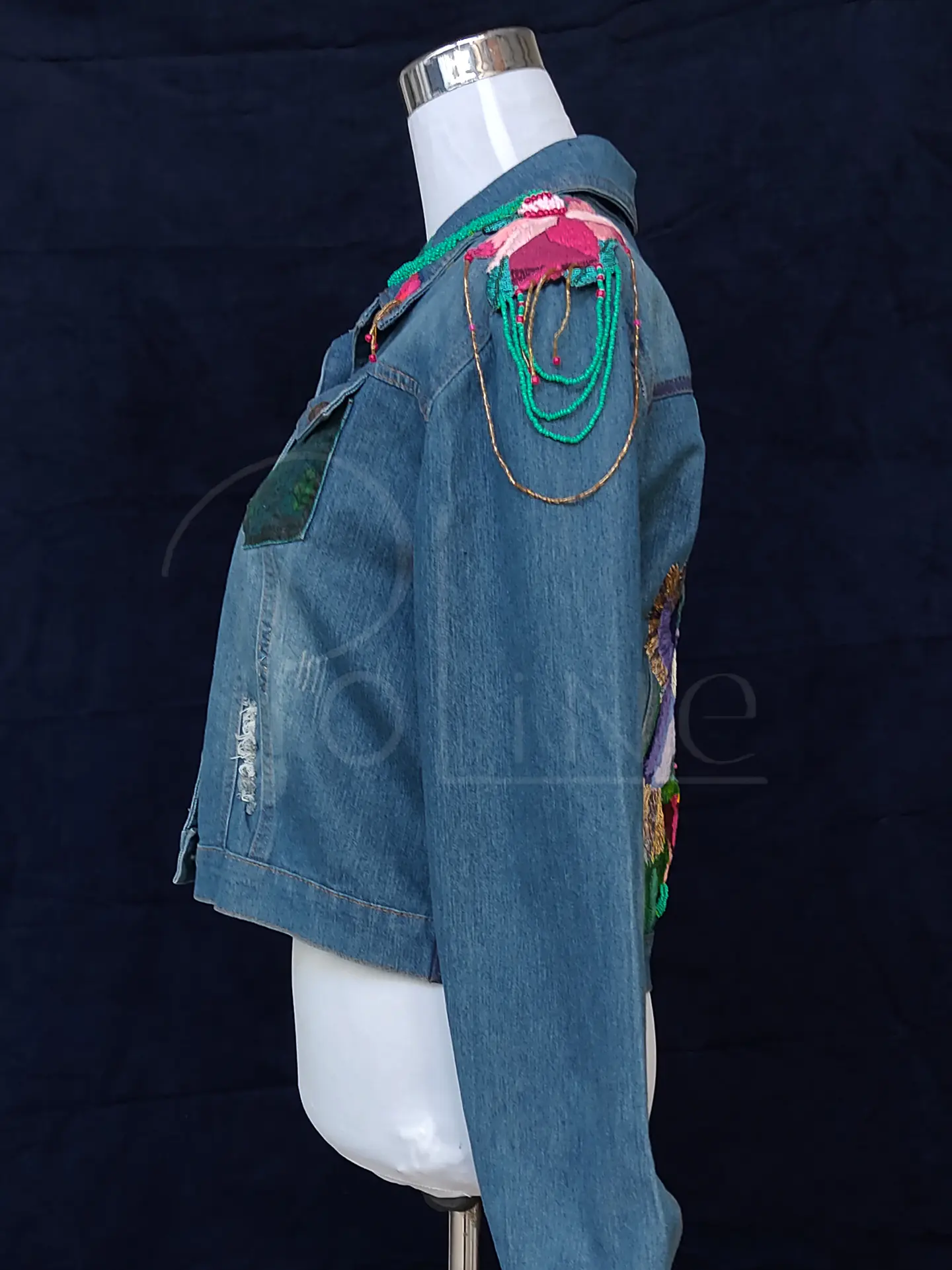 Chaqueta bordada a mano colibries 5