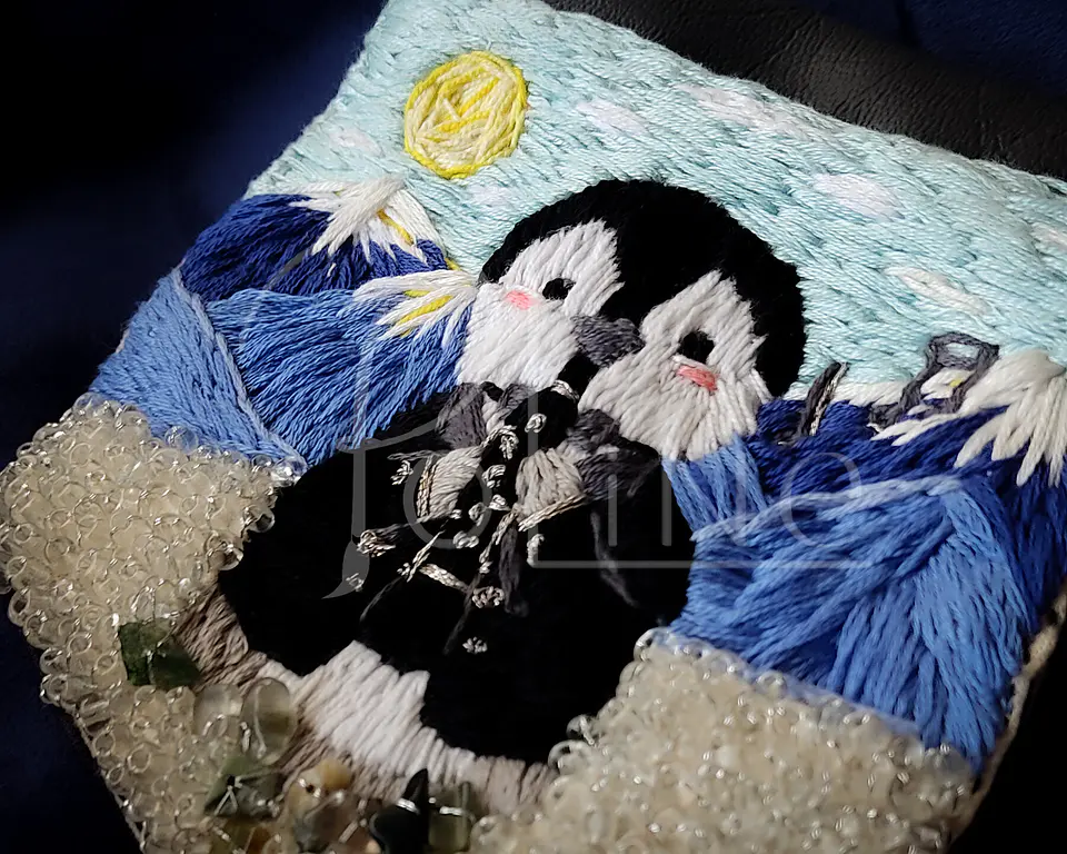 Bolsillo prendedor  bordado pingüino  2