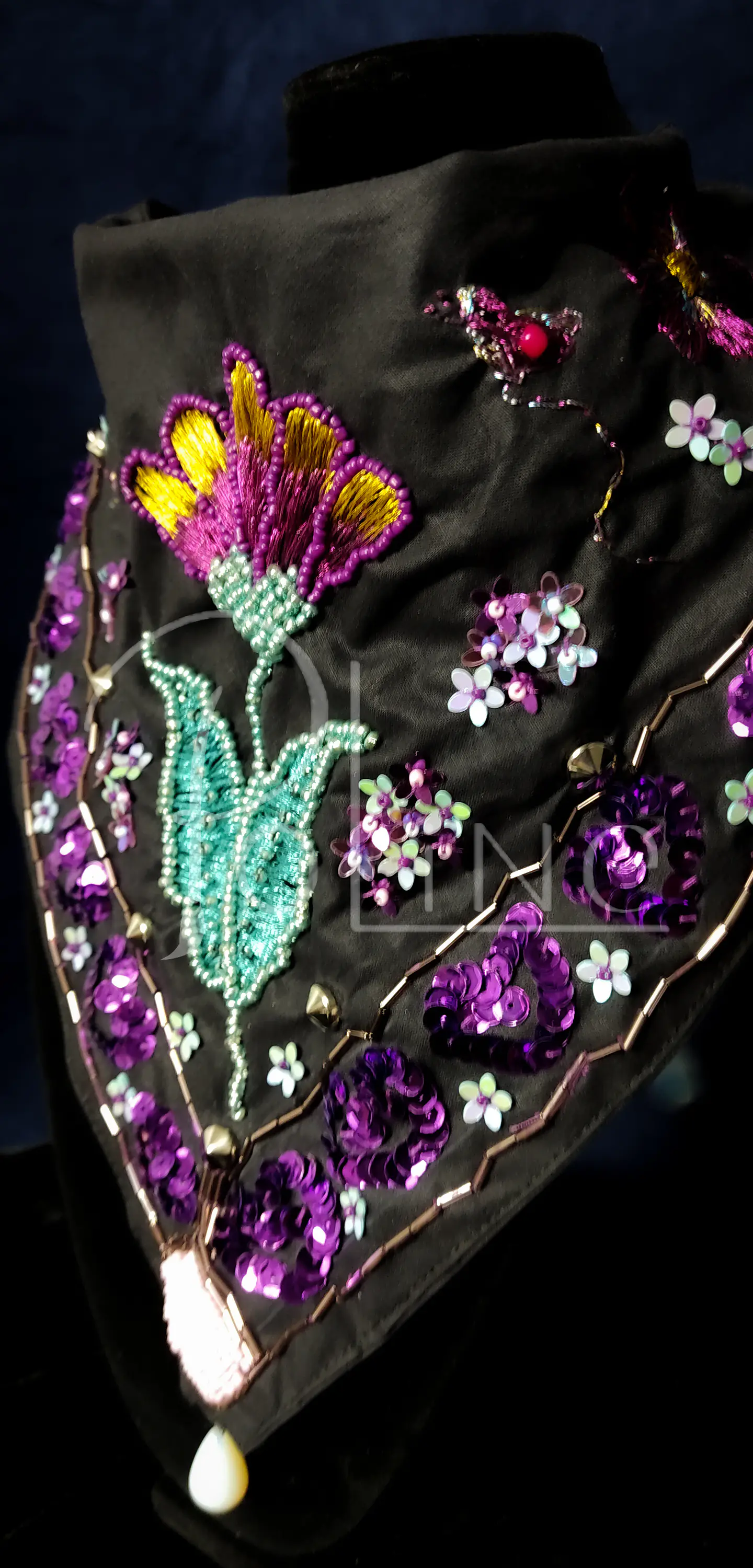 Pañuelo bordado flor  3