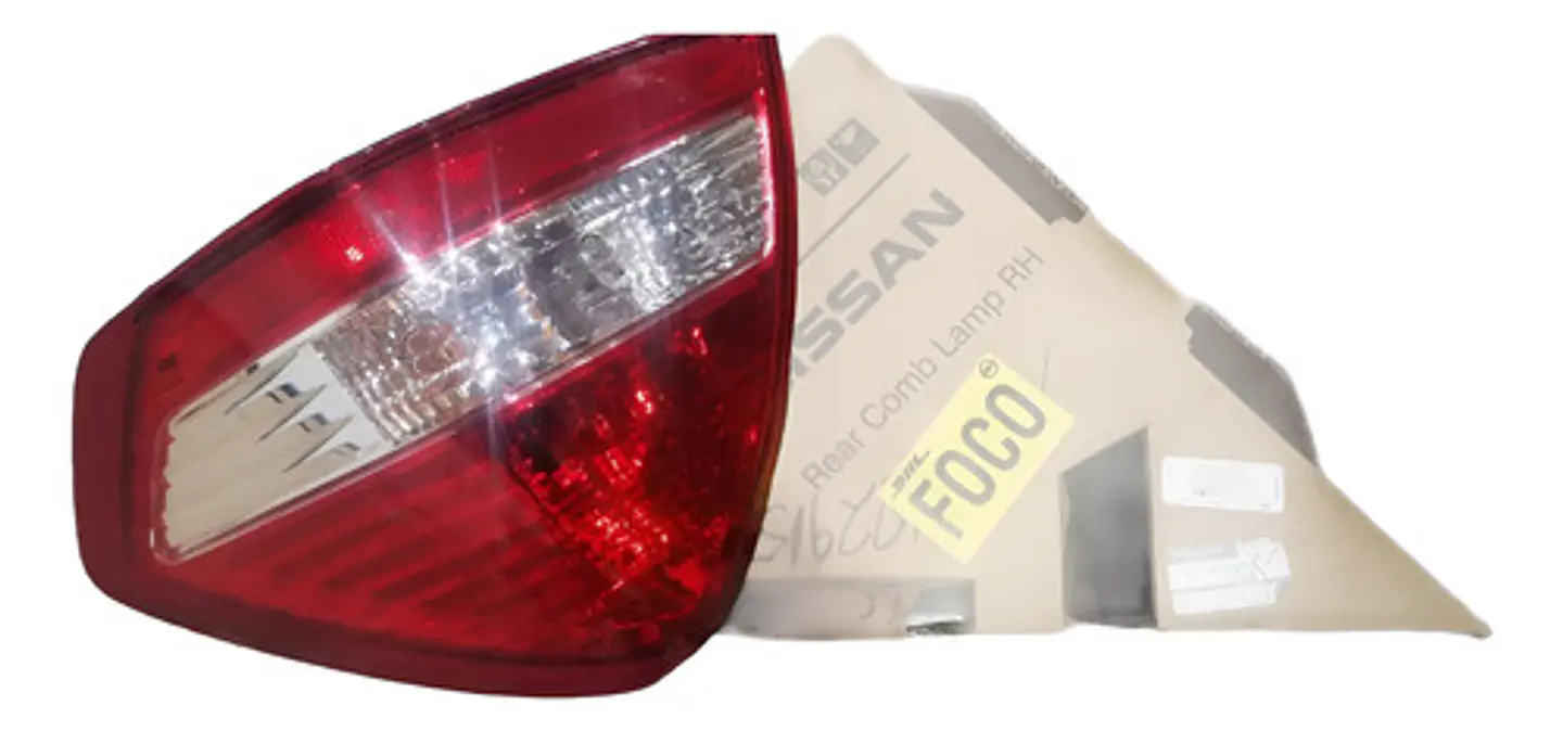 Foco Trasero Derecho Nissan Tiida (2010-2017) 4