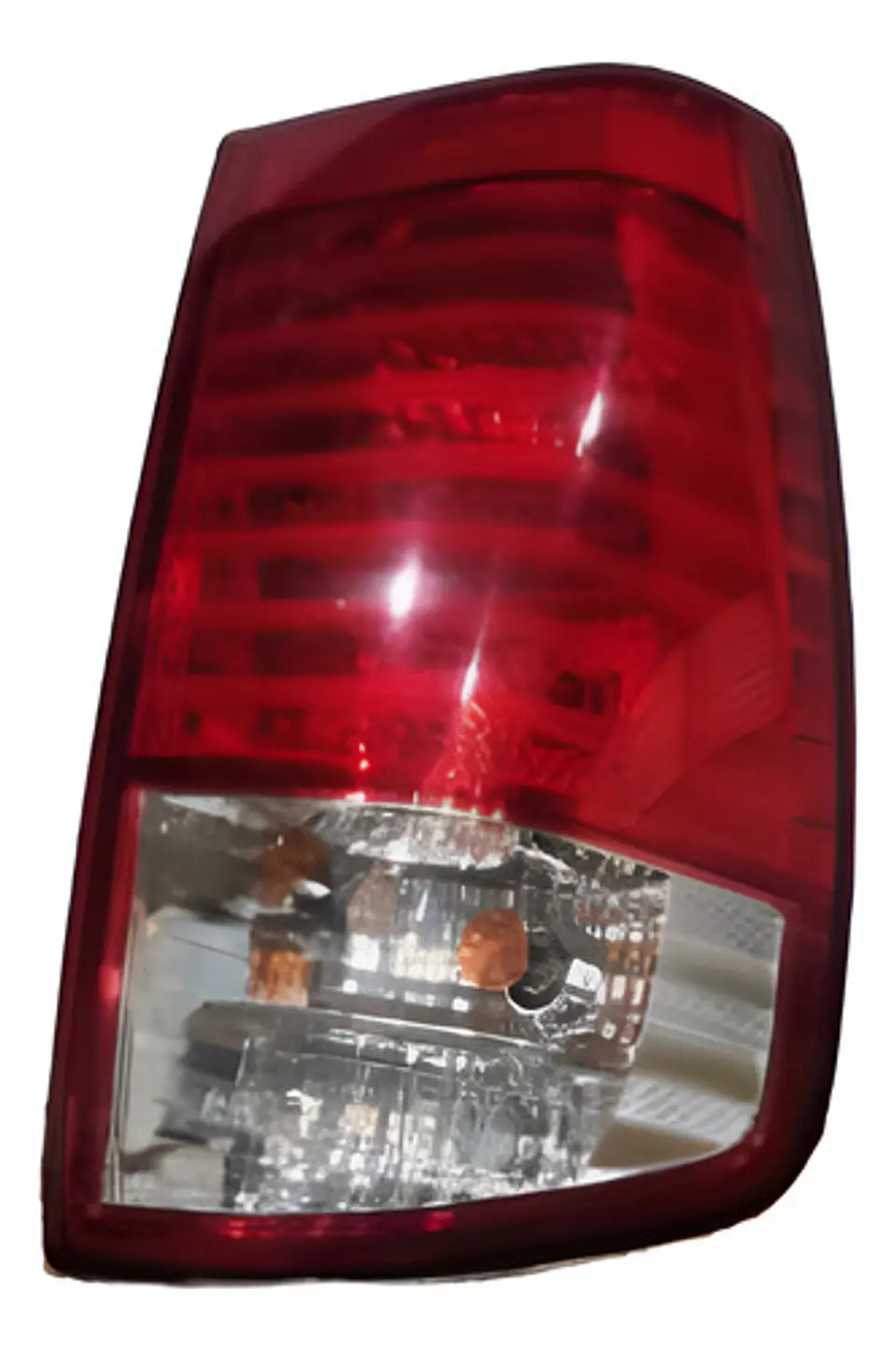 Foco Trasero Izquierdo Kia Carnival (2005-2015) 3