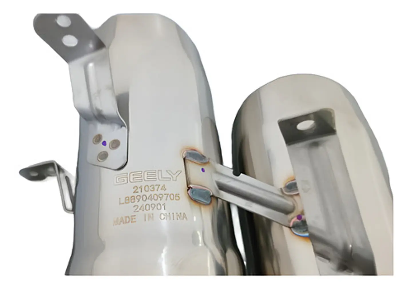 Cola De Escape Trasero Derecho Geely Coolray 2023-2024 6