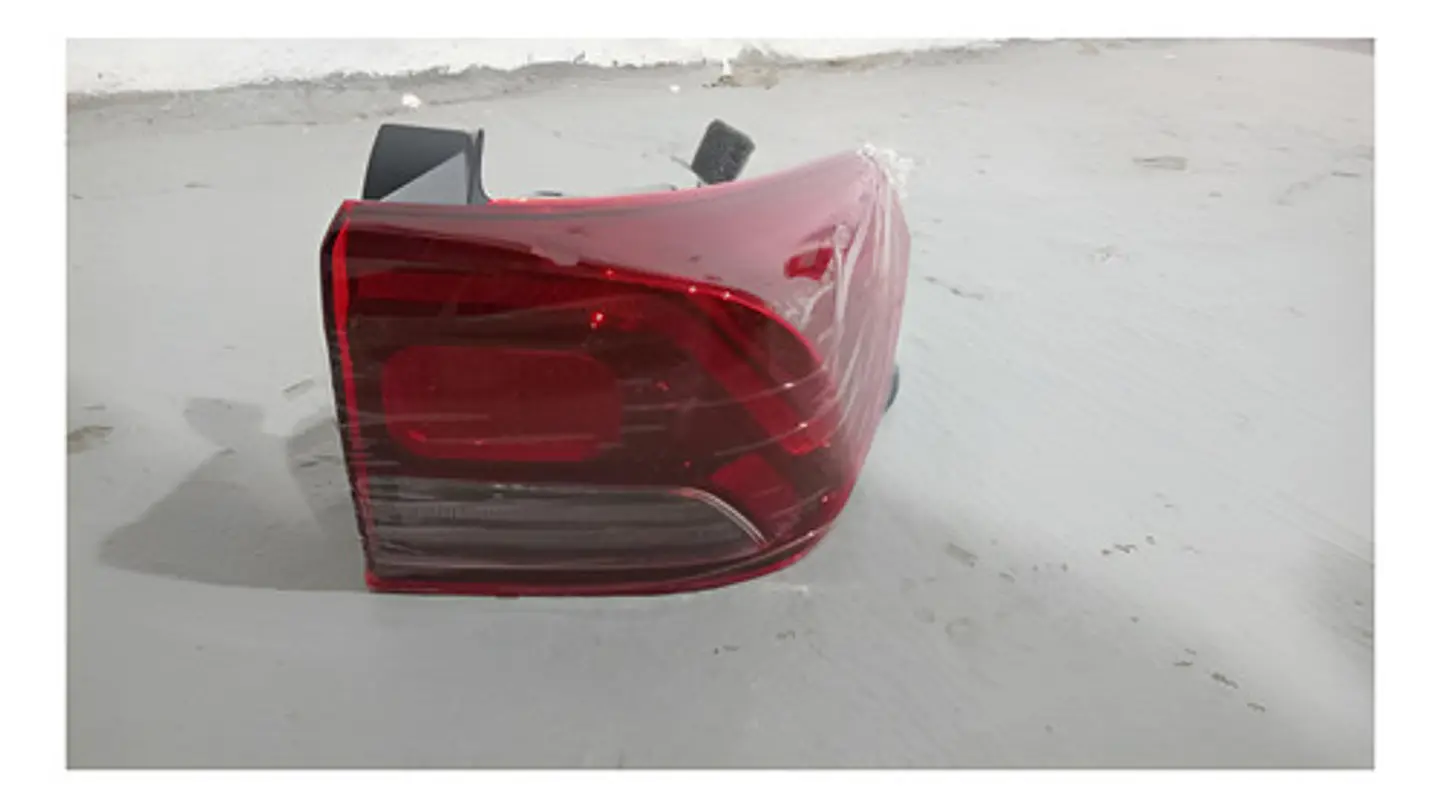 Foco Trasero Exterior Derecho Para Kia Sonet (2020-2024) 2