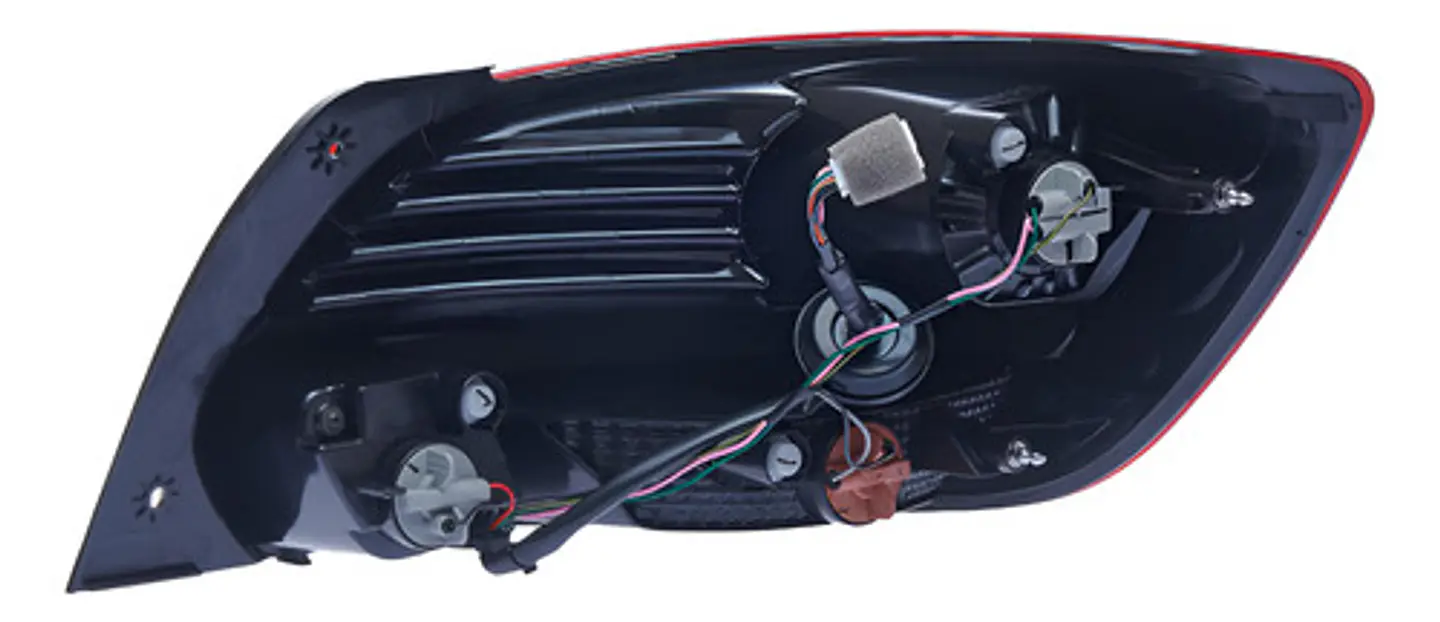 Foco Trasero Izquierdo Para Kia Soluto (2018-2023) 2