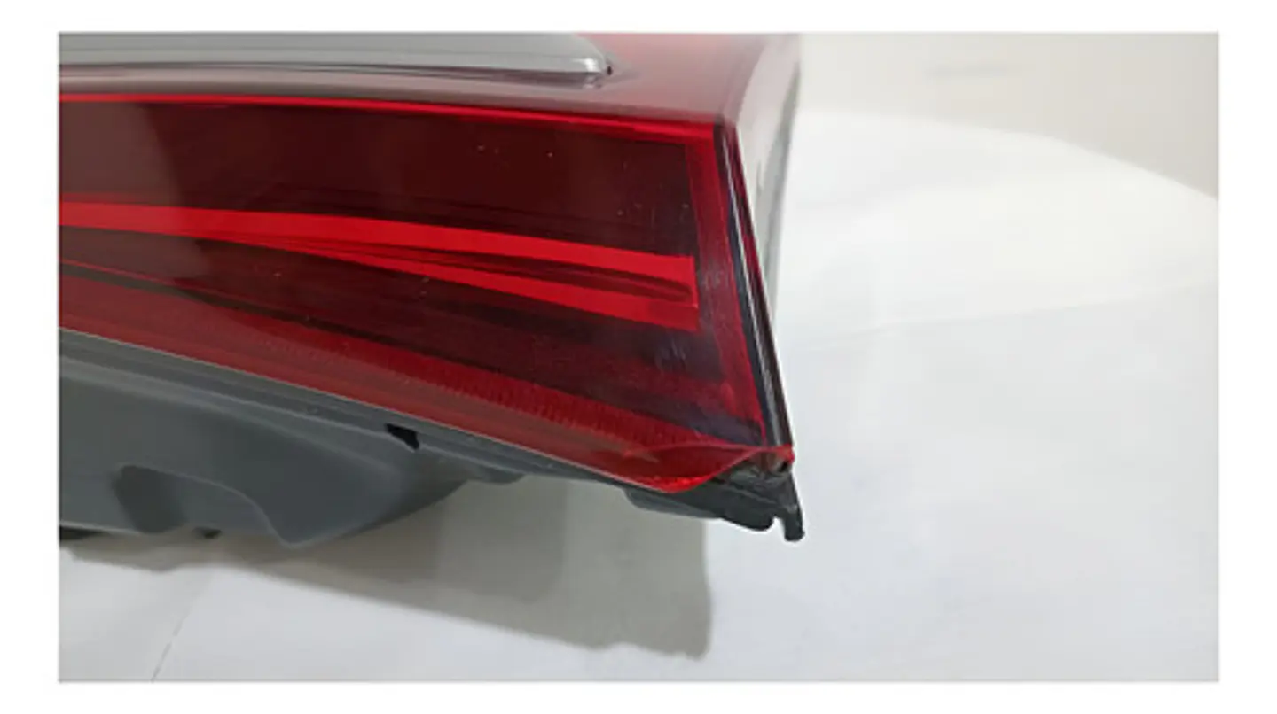 Foco Trasero Izquierdo Portalon Kia Seltos (2019-2023) 2