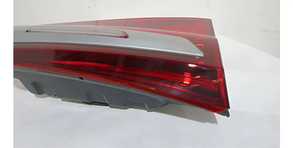 Foco Trasero Izquierdo Portalon Kia Seltos (2019-2023) 6