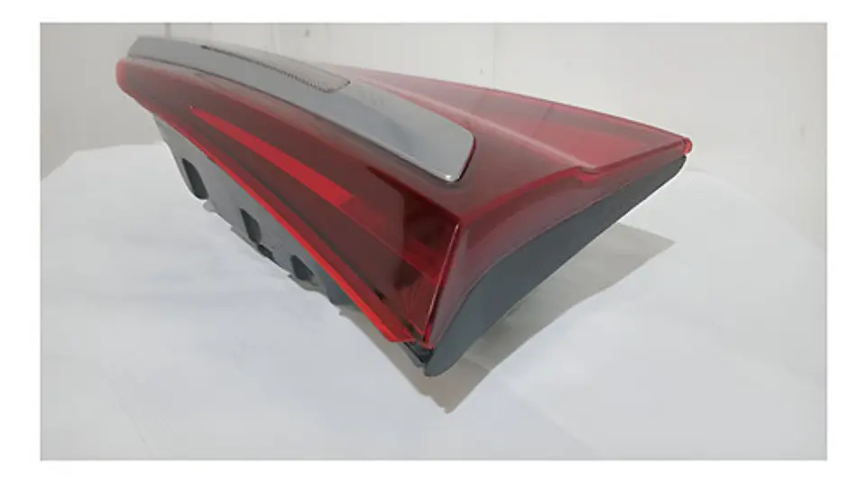 Foco Trasero Izquierdo Portalon Kia Seltos (2019-2023) 7