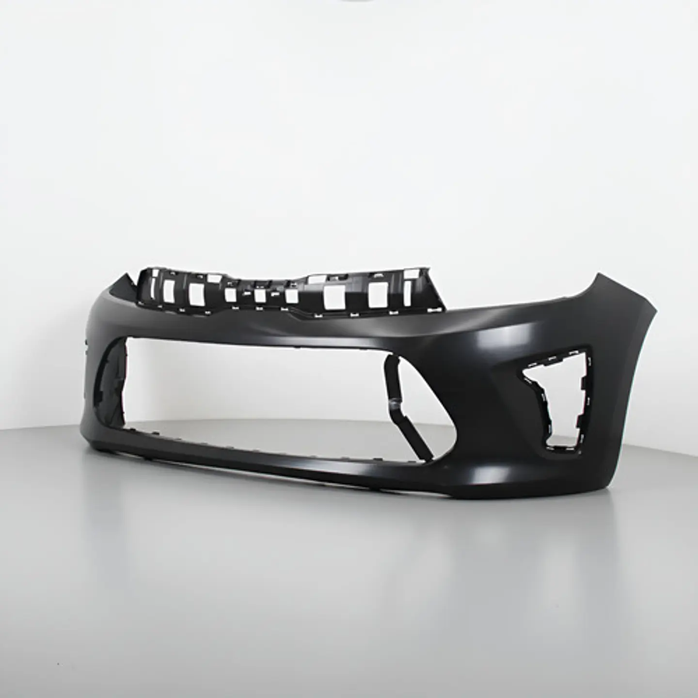 Paragolpe Delantero Para Kia Soluto (2018-2024) 1