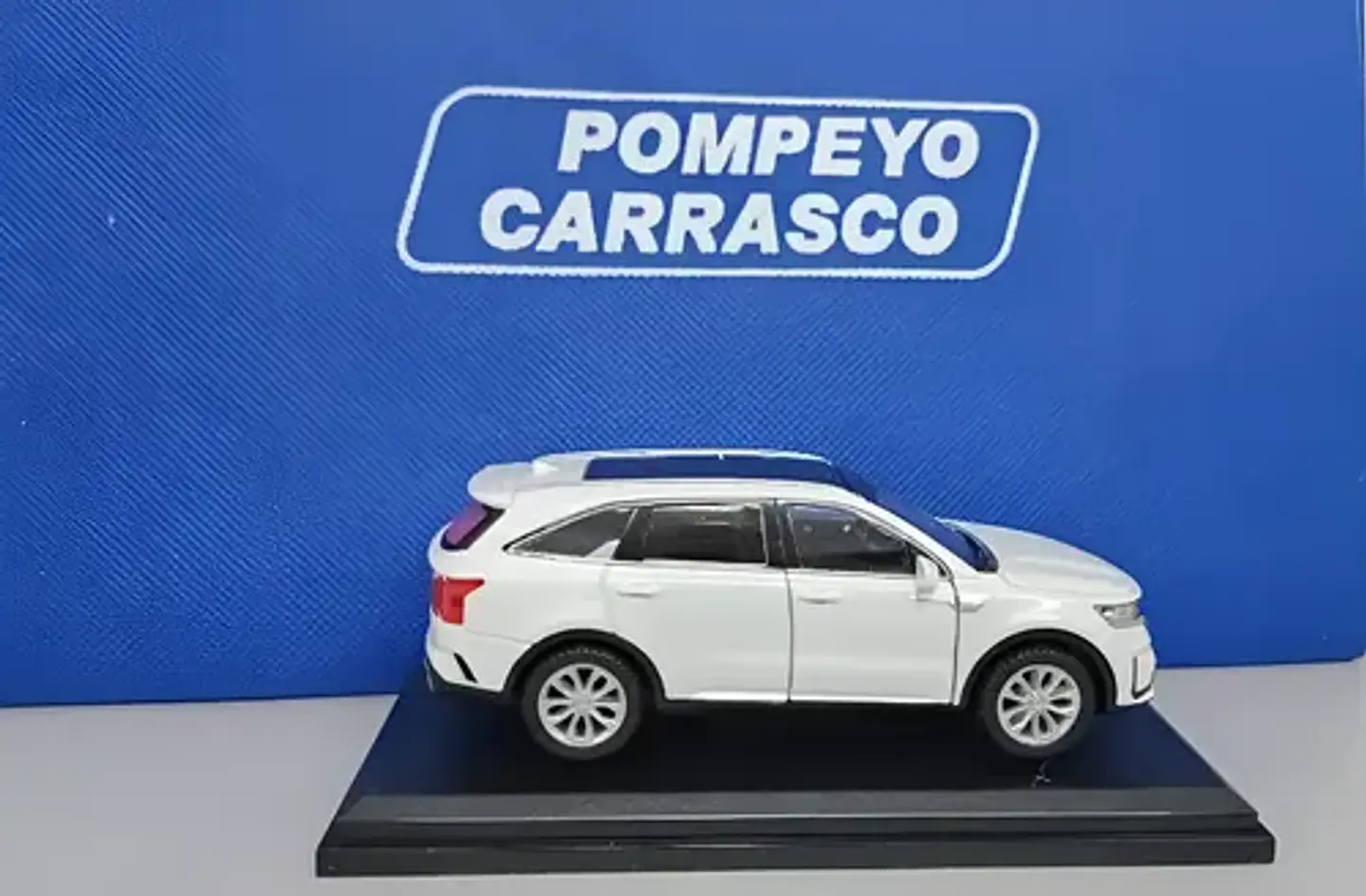 Miniatura Car New Kia Sorento Blanca Blanco 2