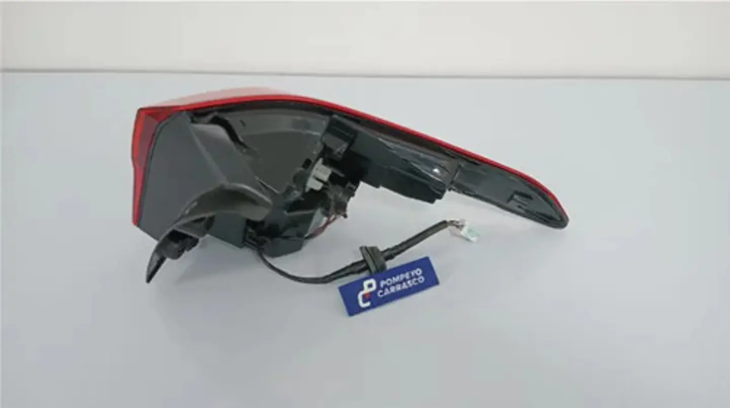 Foco Trasero Exterior Izq Kia Seltos (2019-2024) 3