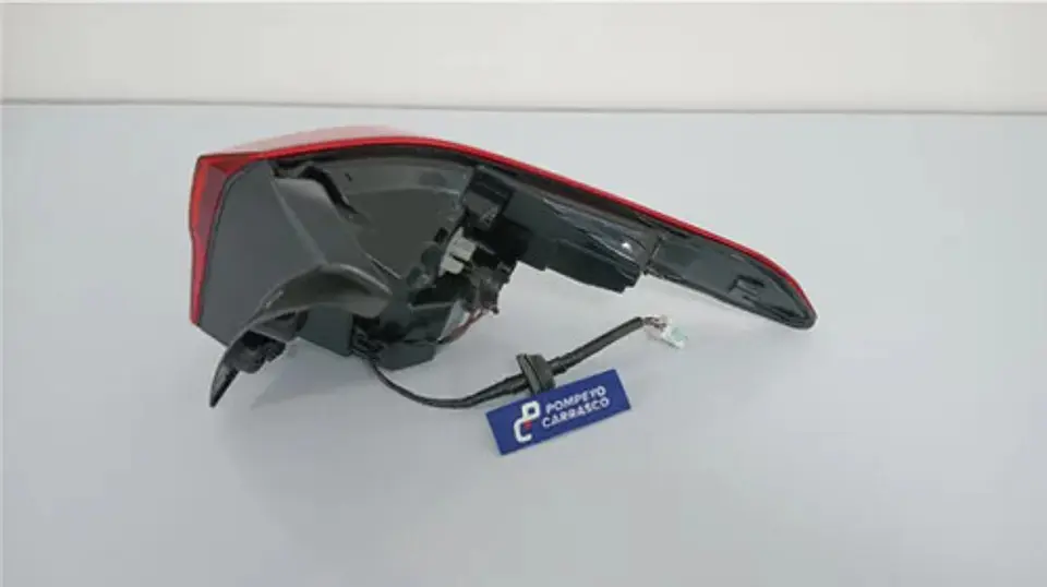 Foco Trasero Exterior Izq Kia Seltos (2019-2024) 3