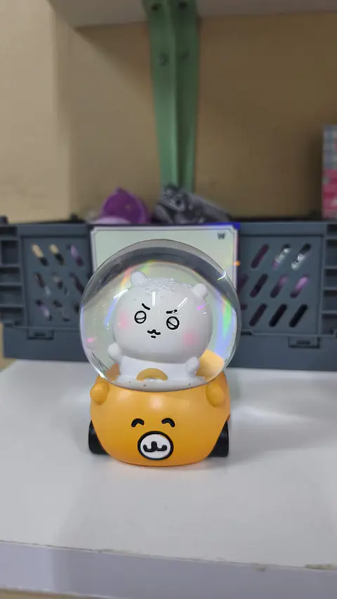 Esfera de nieve de Bandai Chiikawa Friends