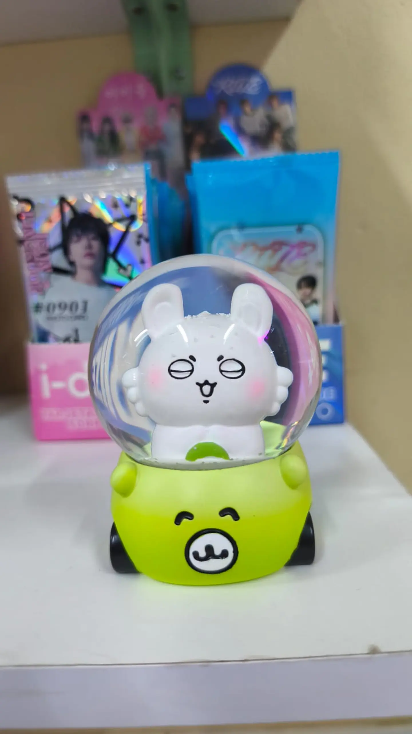 Esfera de nieve de Bandai Chiikawa Friends 3
