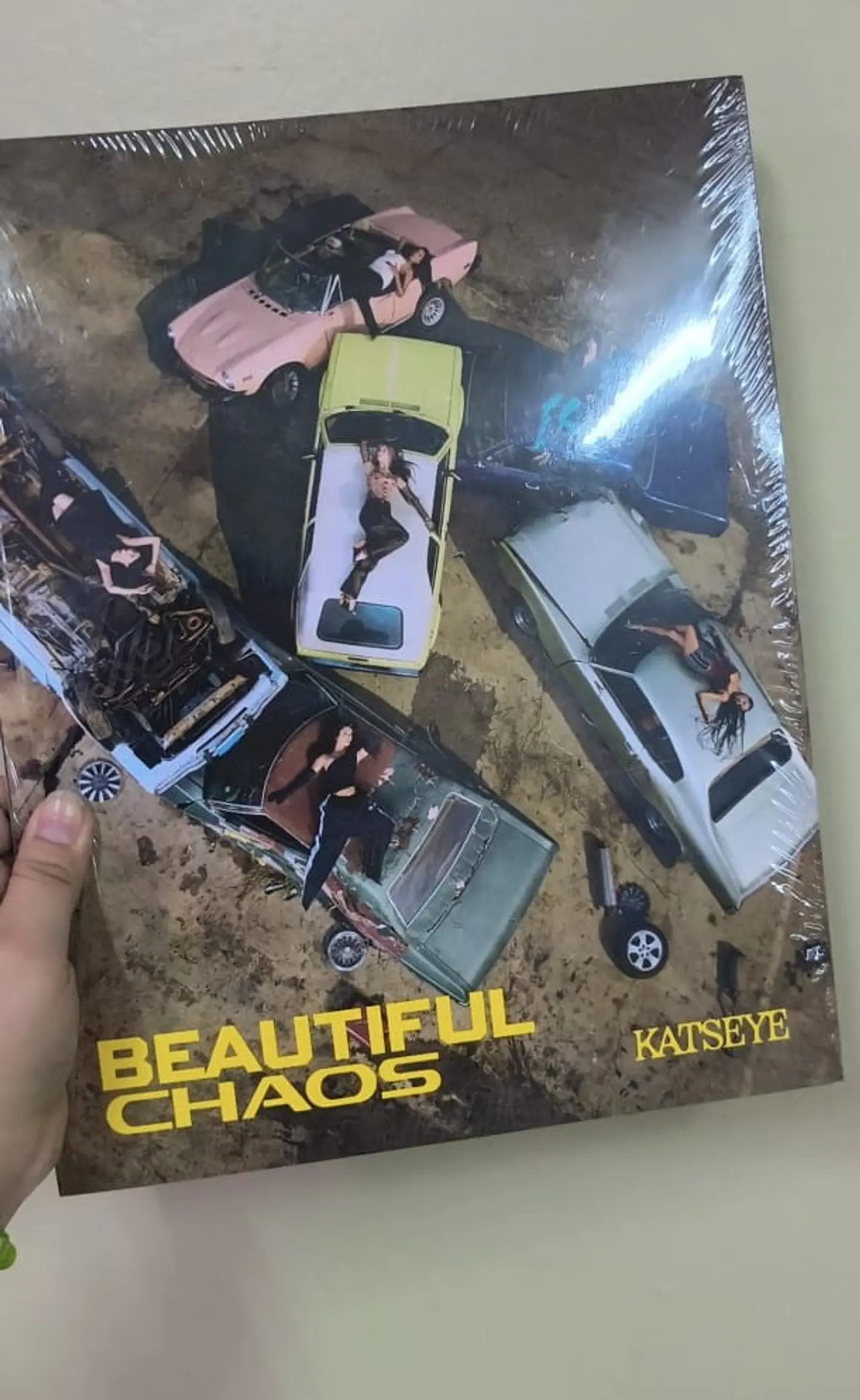 Album Beautiful Chaos - Katseye 1