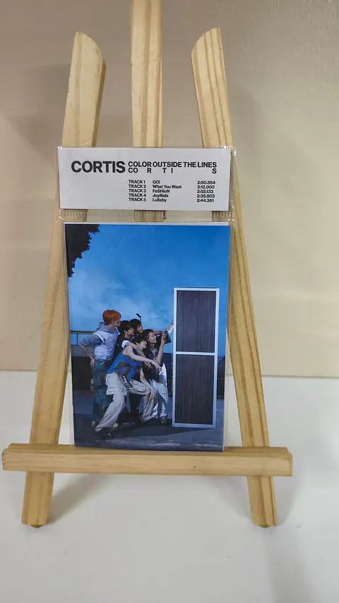 Album COLOR OUTSIDE THE LINES (WEVERSE Ver. ) - CORTIS