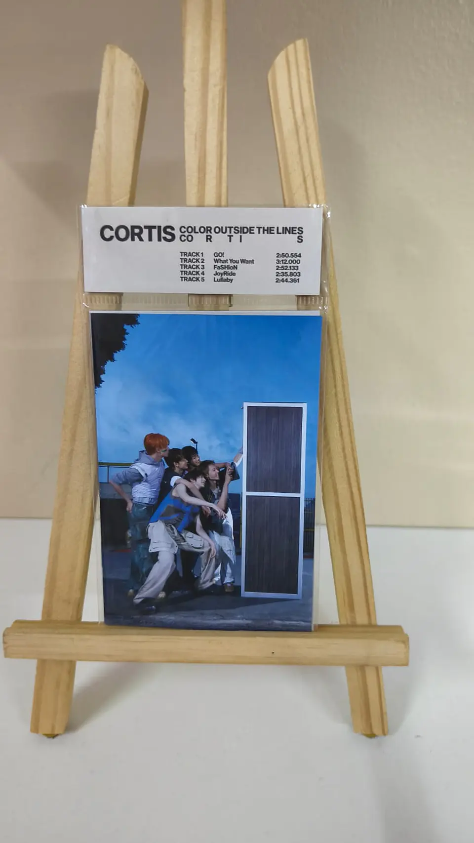 Album COLOR OUTSIDE THE LINES (WEVERSE Ver. ) - CORTIS 1