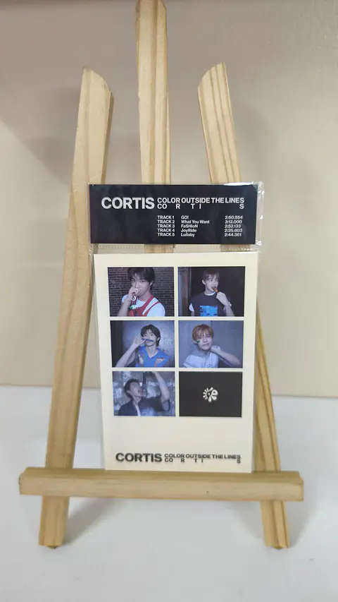 Album COLOR OUTSIDE THE LINES (WEVERSE Ver. ) - CORTIS