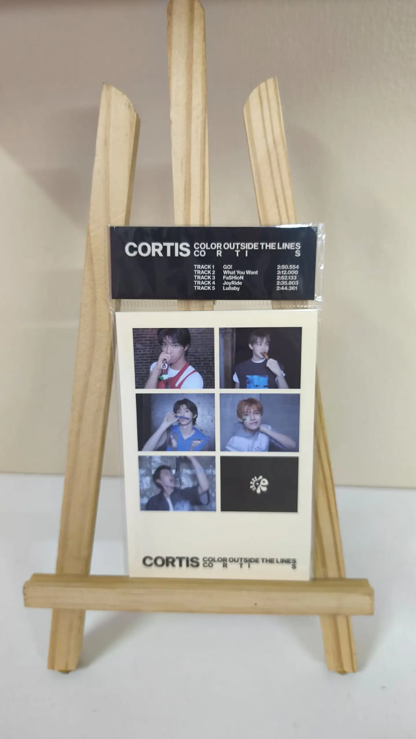 Album COLOR OUTSIDE THE LINES (WEVERSE Ver. ) - CORTIS 2