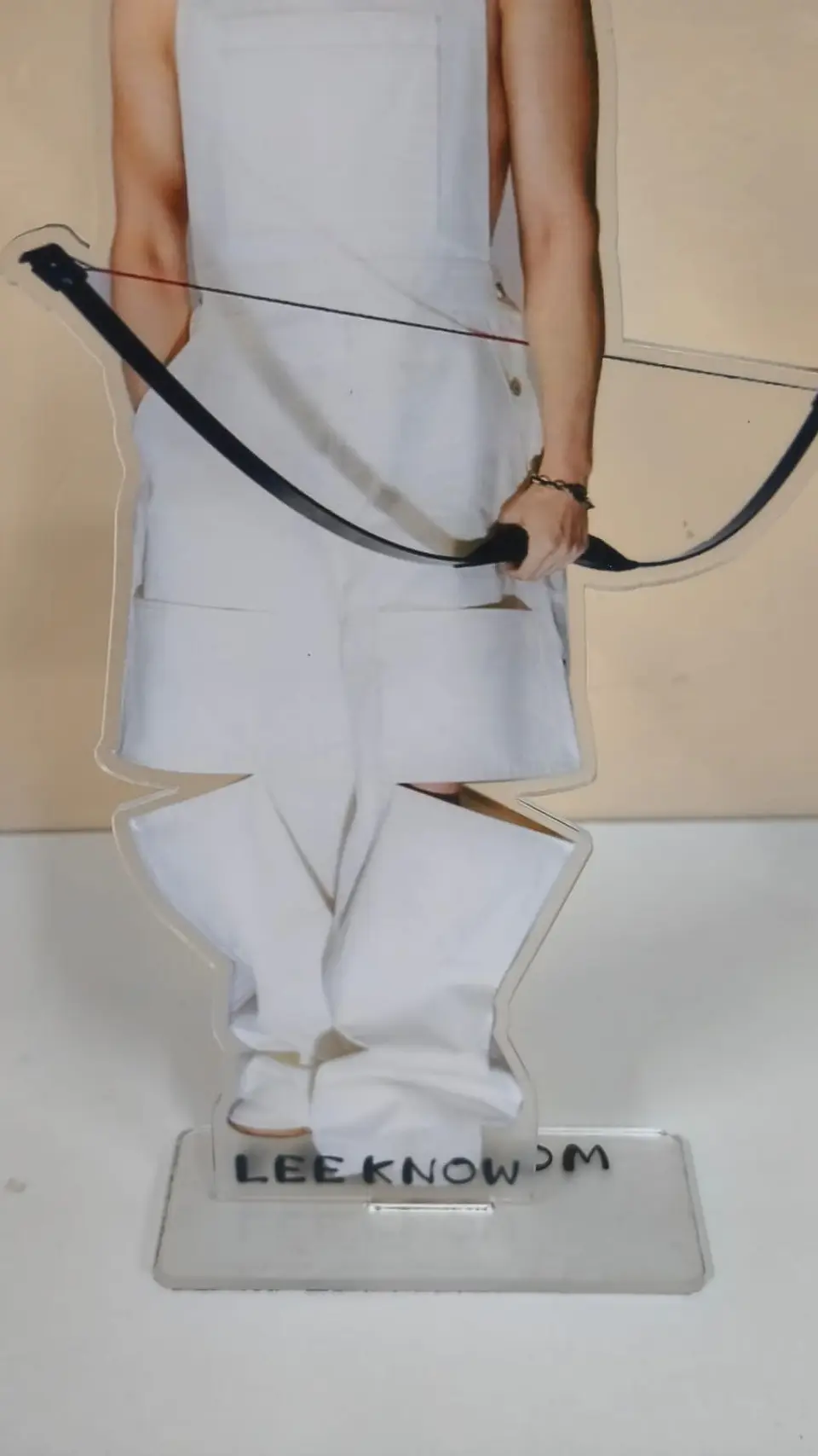 Standee Acrlico Lee Know 3