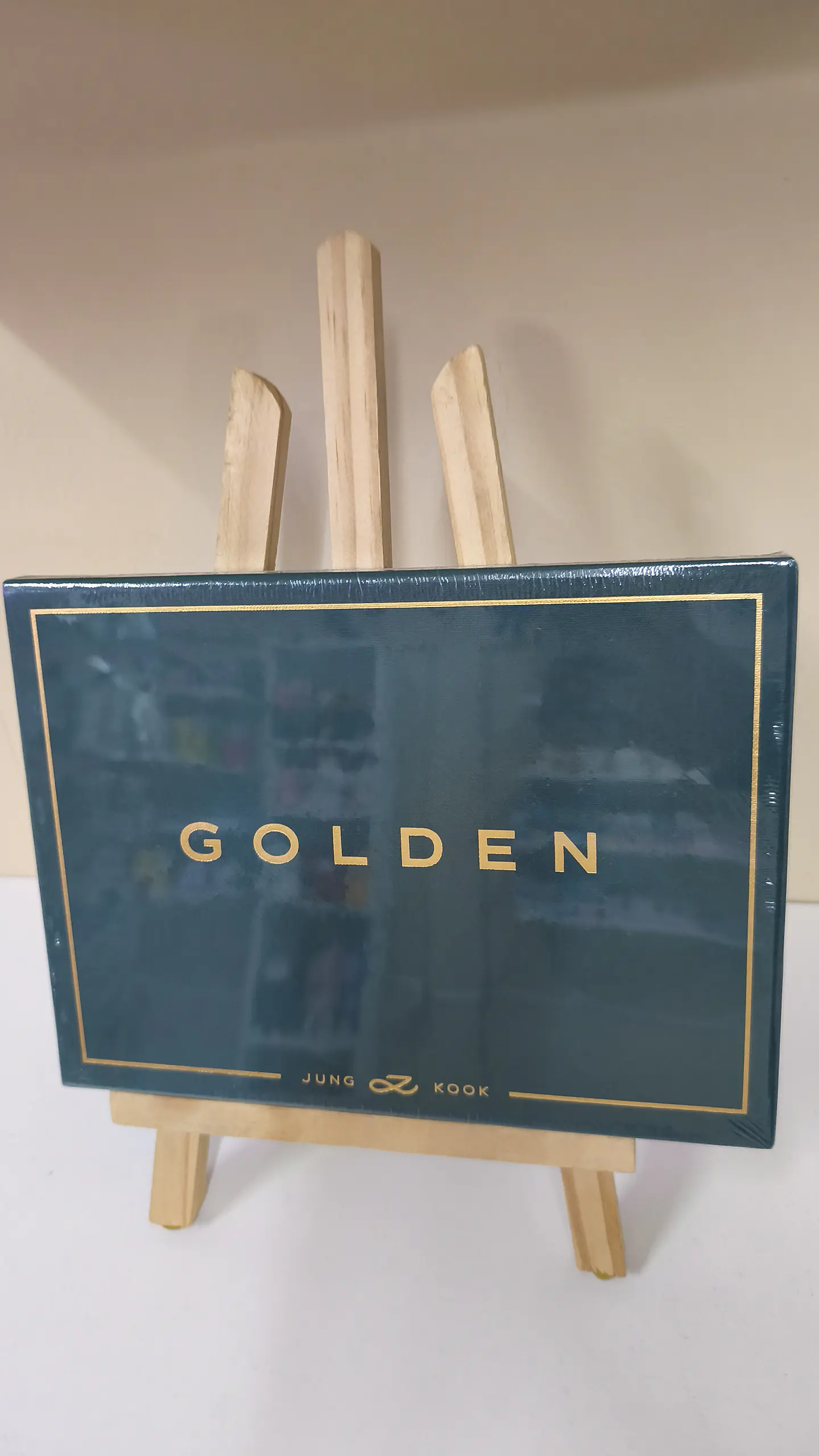 Album Golden - Jungkook BTS 1