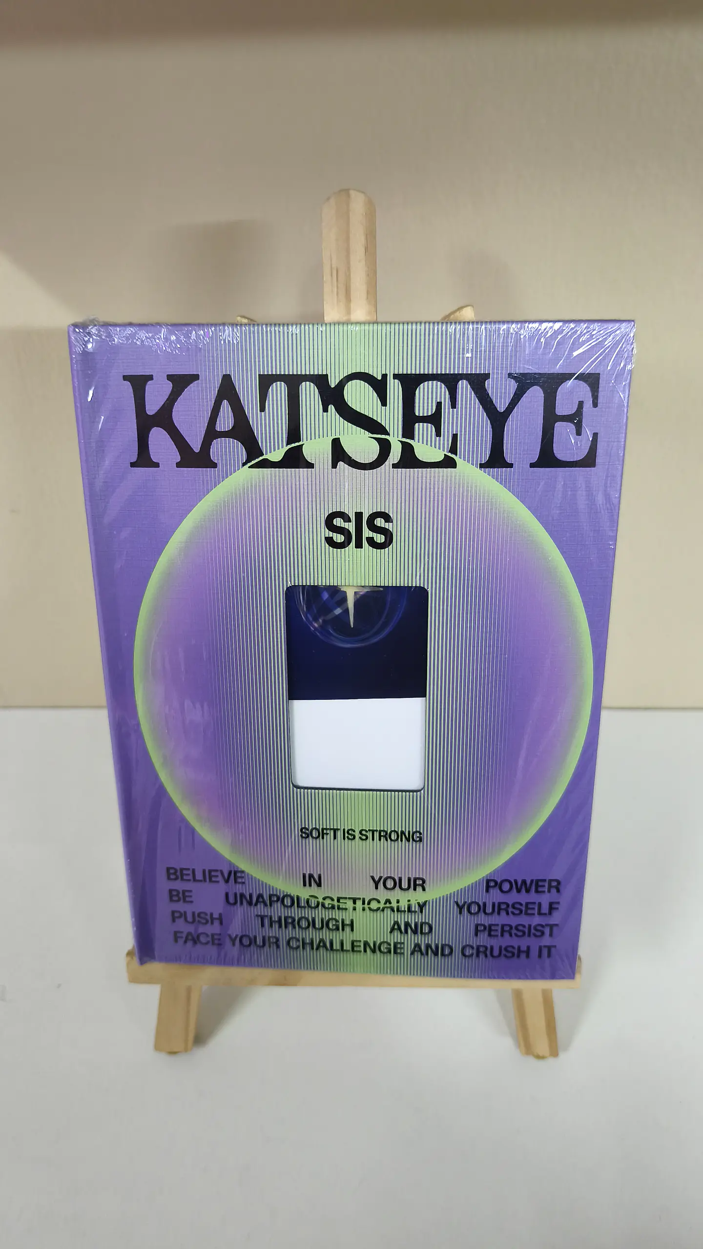 Album Soft Is Strong (SIS) - Katseye Strong Ver. 1