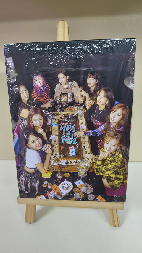 Album Yes or Yes - Twice