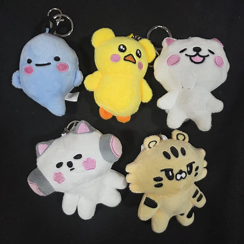 LE SSERAFIM LLAVERO PELUCHE