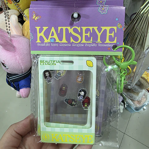 HOLDER KATSEYE