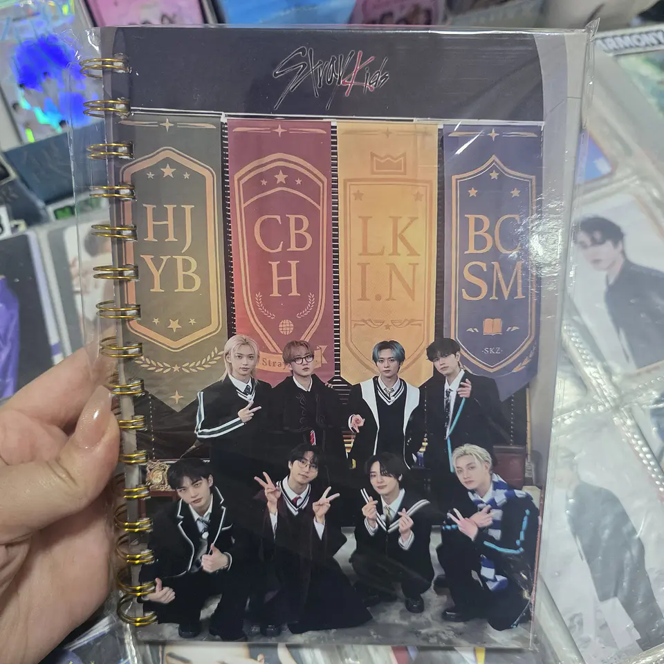 LIBRETA STRAY KIDS 1