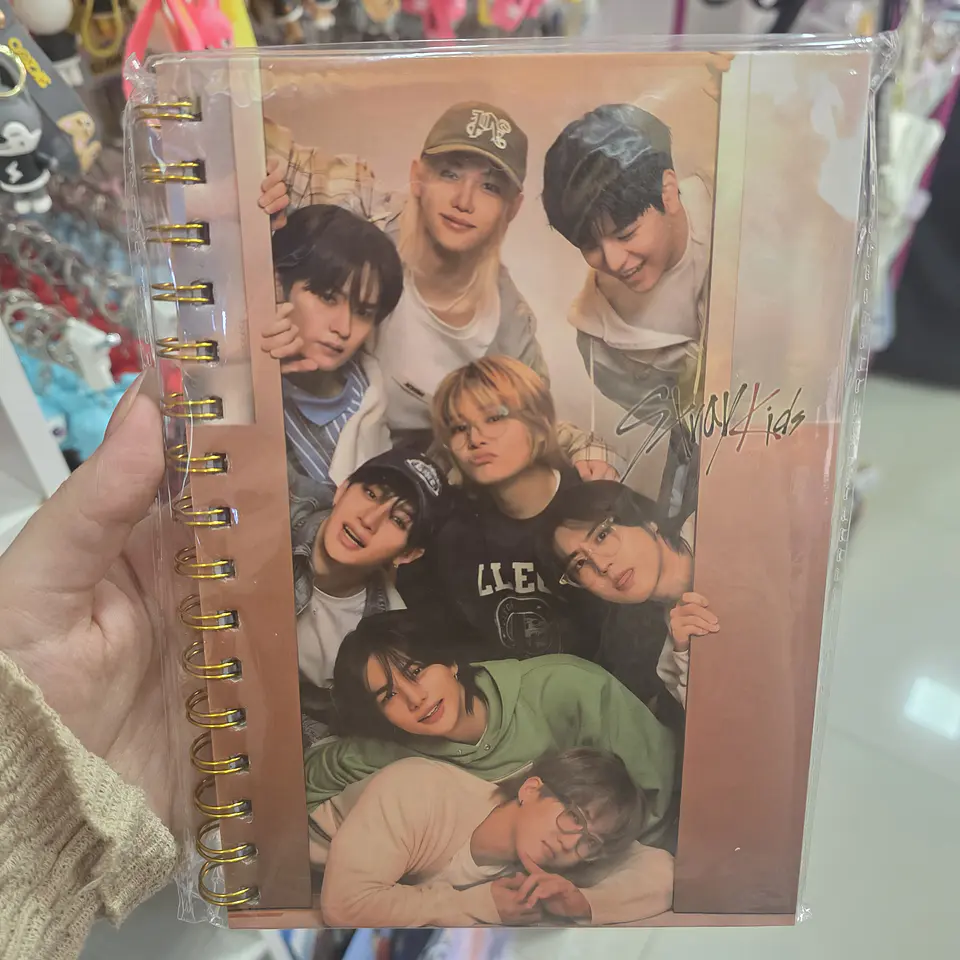 LIBRETA STRAY KIDS 6