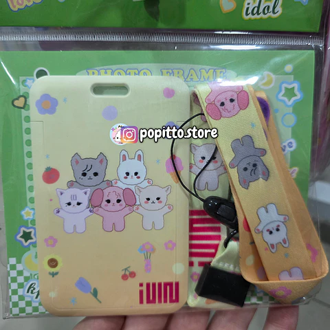 HOLDER PHOTOCARD + LANDYARD - I-DLE