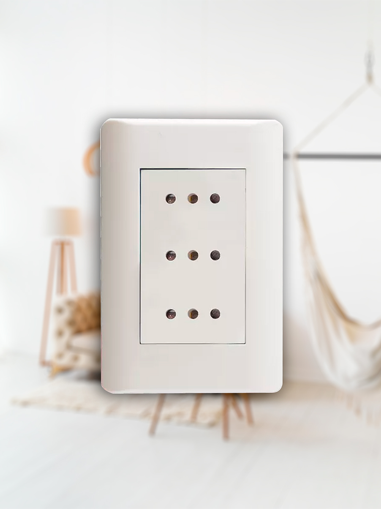 Tomacorriente italiano triple Richi Quantum BOX/ Blanco. 2