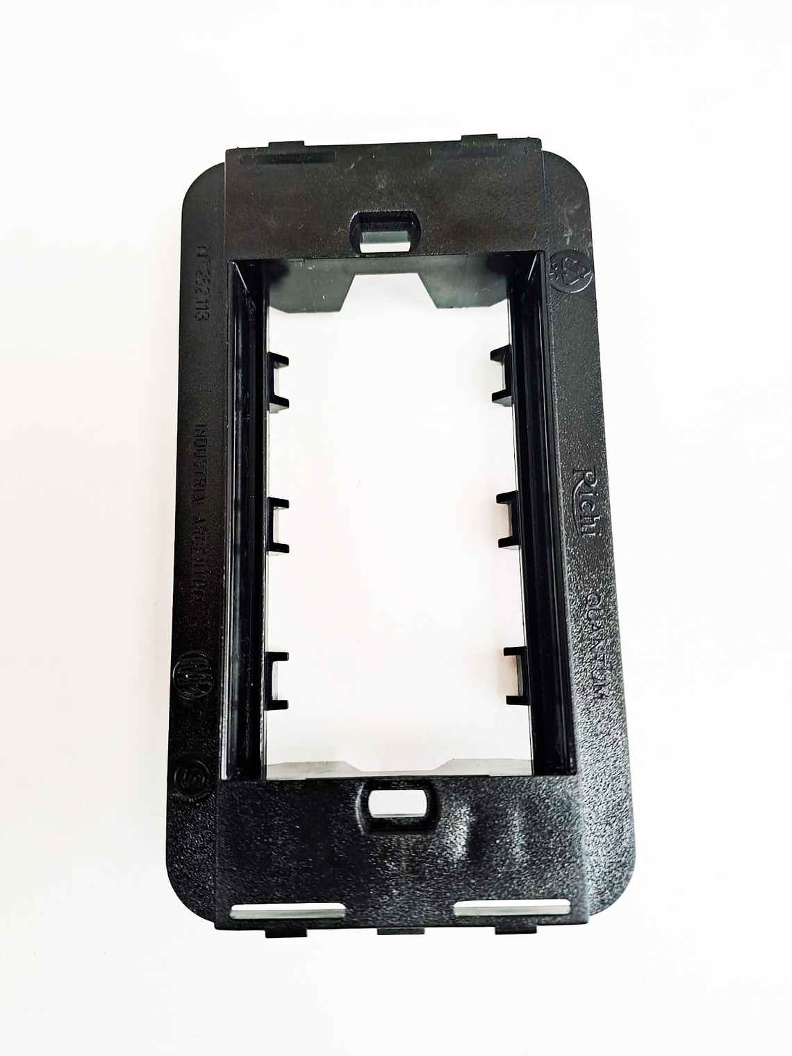 Bastidor plástico para 3 módulos Richi línea ERA/PRO 1