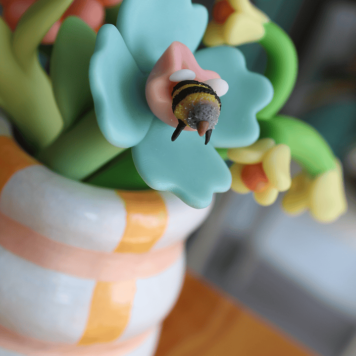 Florero Abejita 2