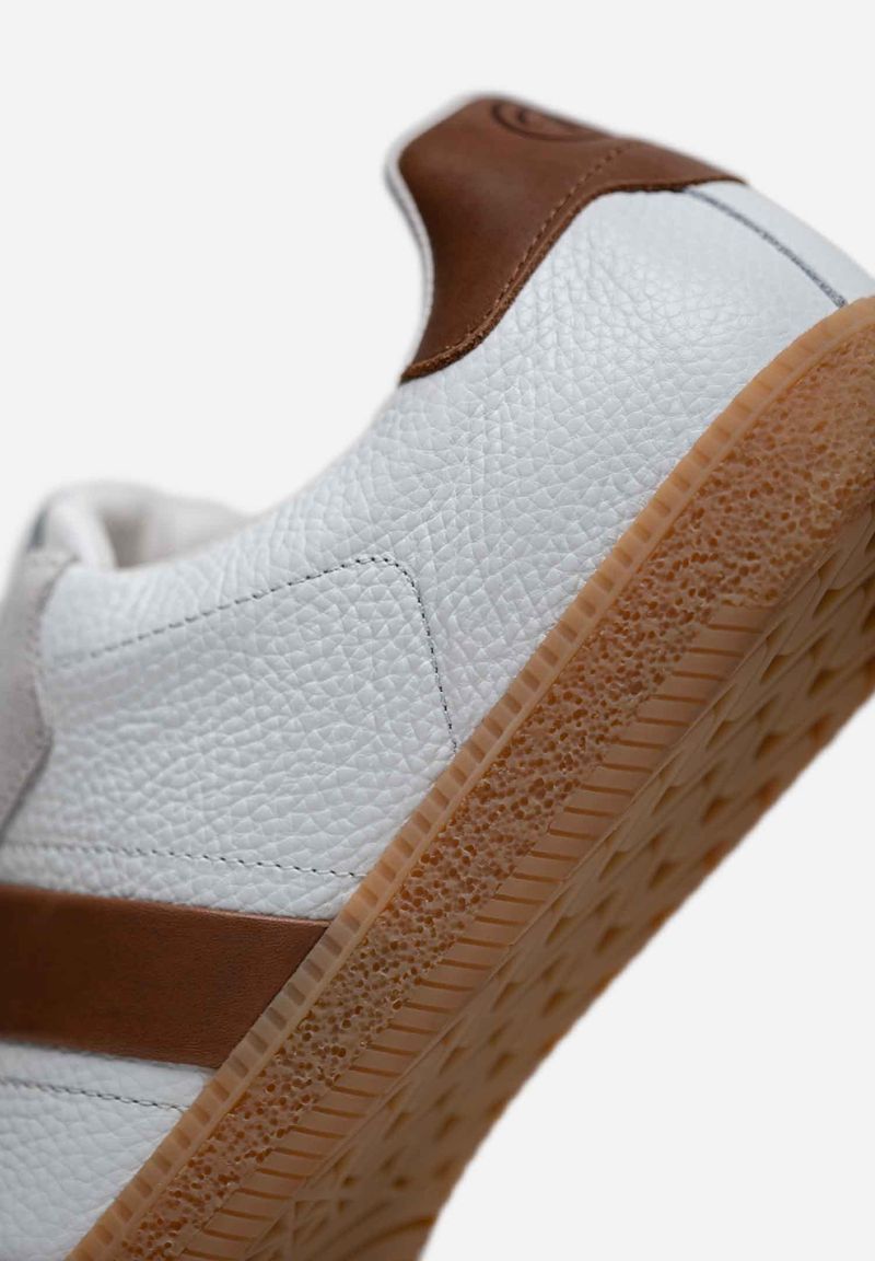 SNEAKERS AXIS Look 4