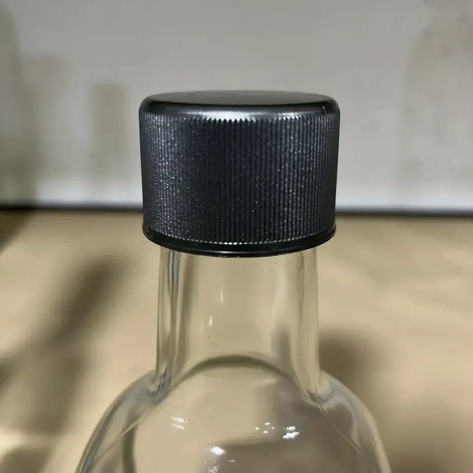 12 botellas cuadradas de 500ml con tapa 2